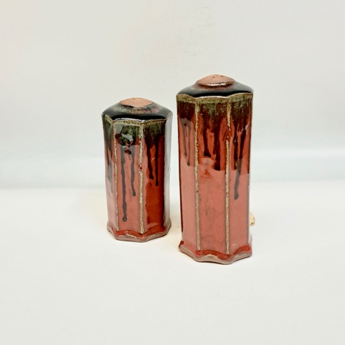 Click to view detail for #2212108 Salt & Pepper Shaker Set $16.50